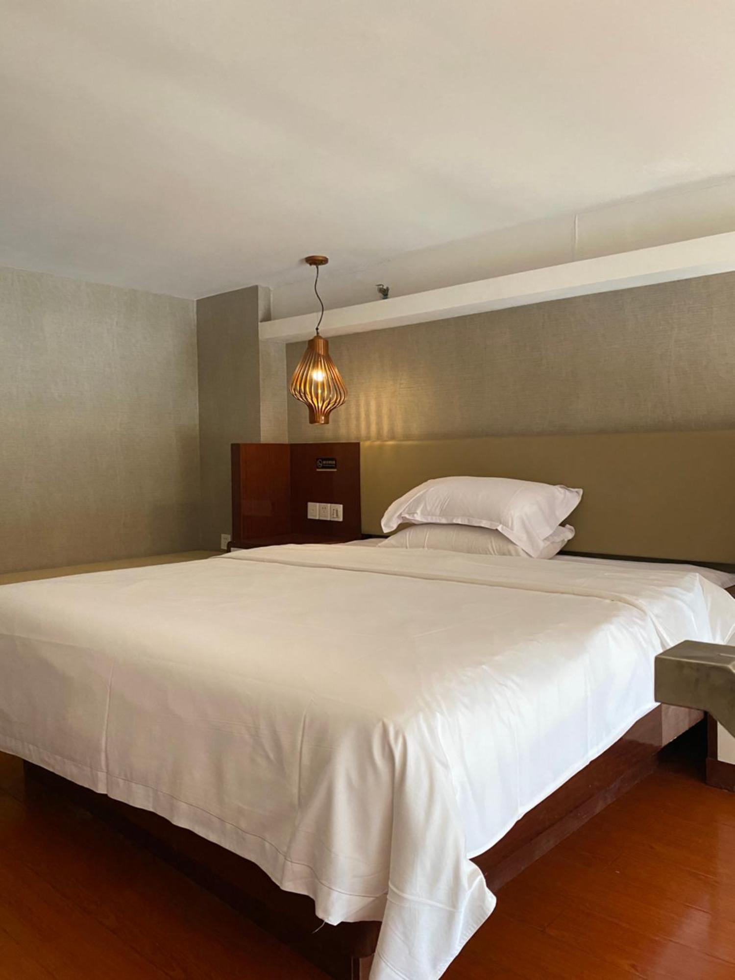 April Fair Duplex Apartment Guangzhou South Railway Station Ao Yuan Yue Shi Dai Branch Extérieur photo