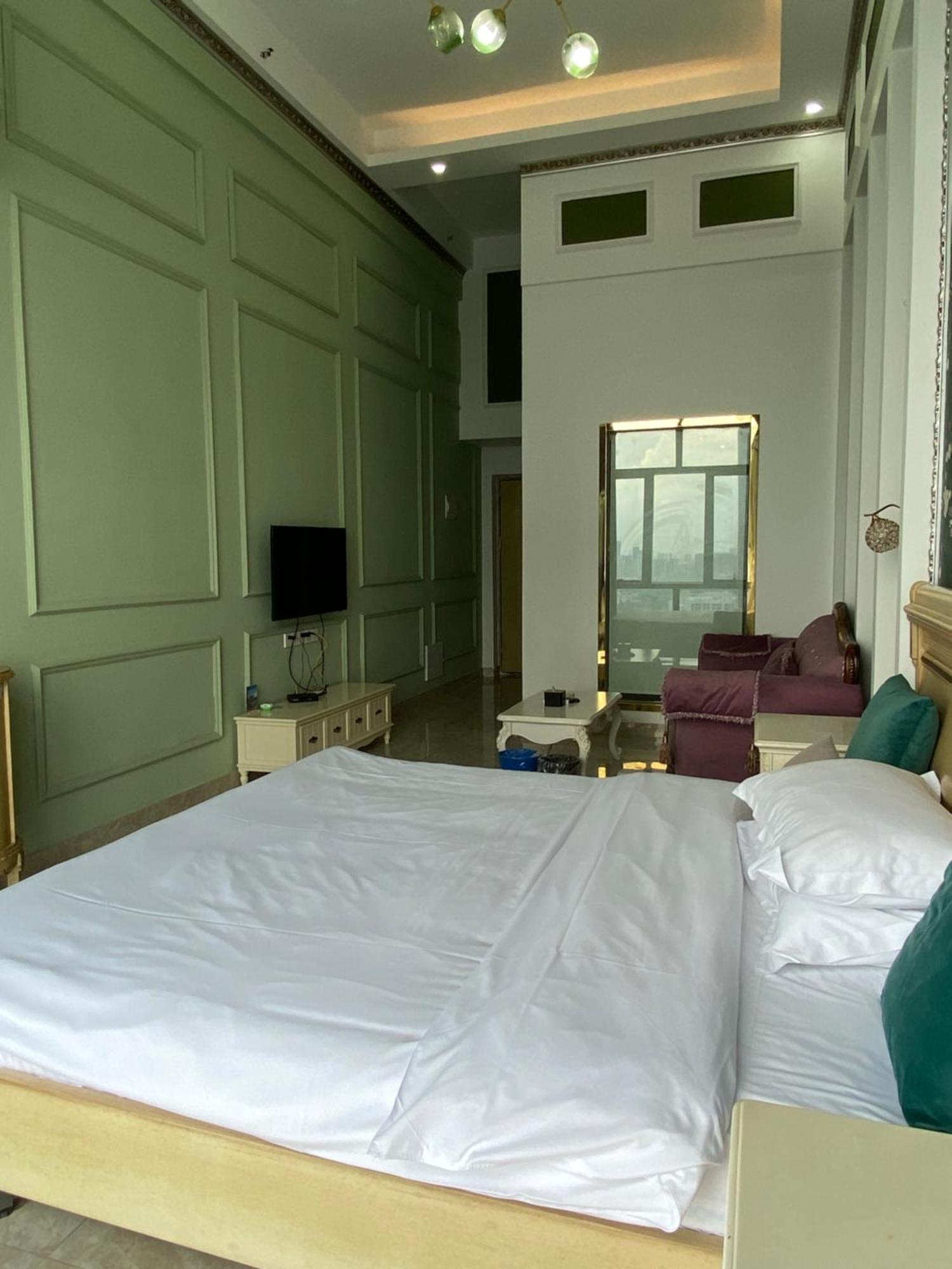 April Fair Duplex Apartment Guangzhou South Railway Station Ao Yuan Yue Shi Dai Branch Extérieur photo